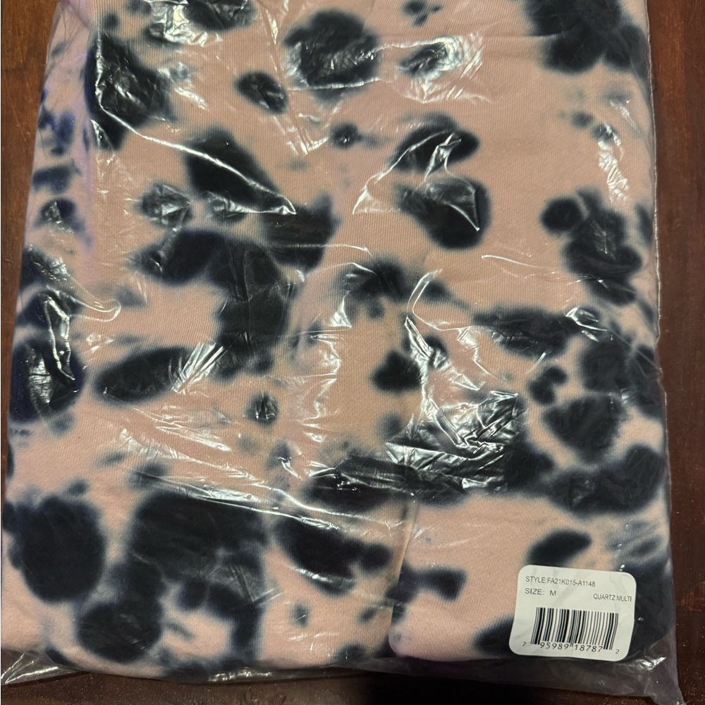 525 America Revolve Tie-Dye Hoodie - Picture 9 of 10
